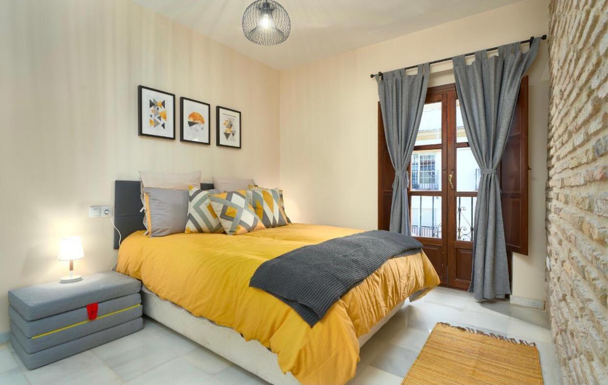 Apartamentos Y Lofts En Triana Seville Luaran gambar
