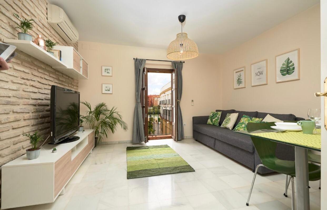 Apartamentos Y Lofts En Triana Seville Luaran gambar