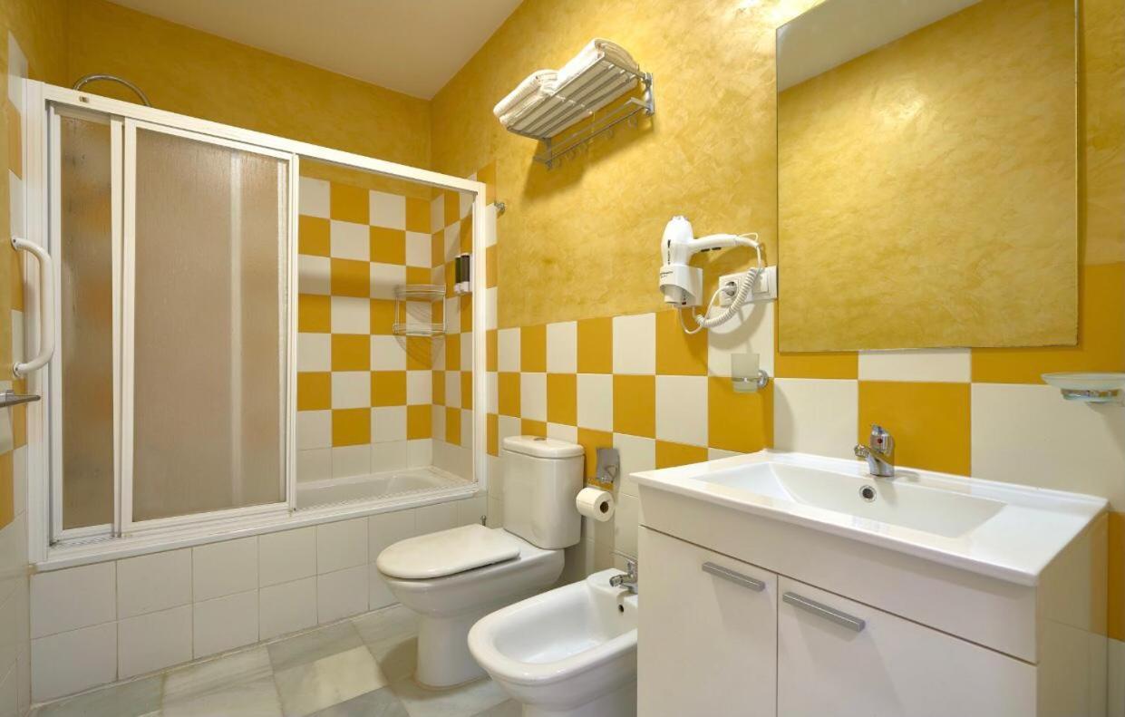 Apartamentos Y Lofts En Triana Seville Luaran gambar