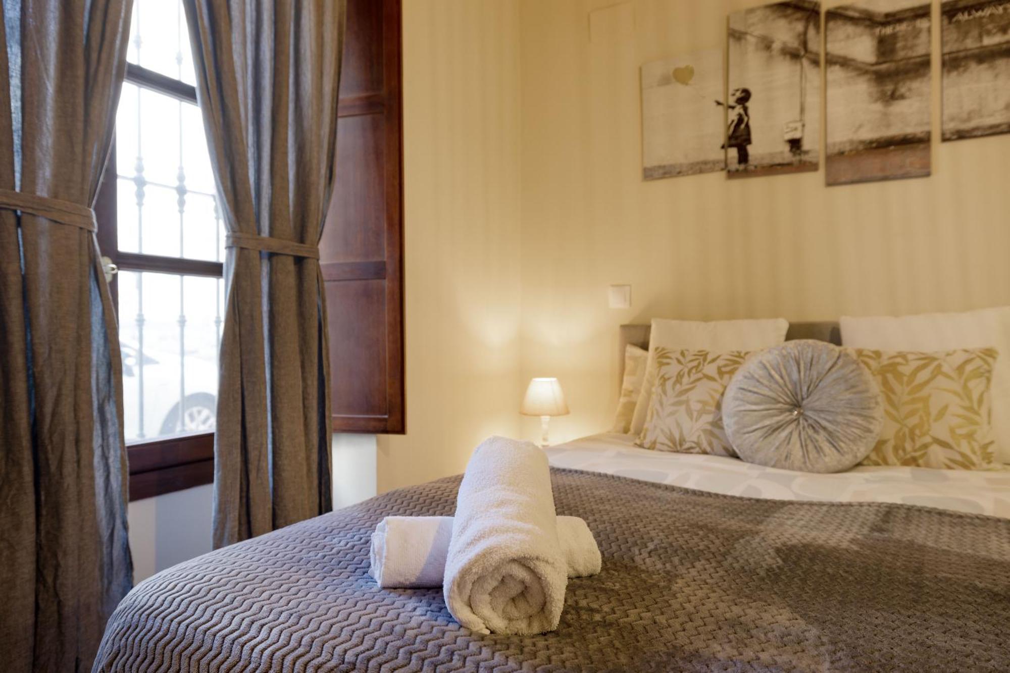 Apartamentos Y Lofts En Triana Seville Luaran gambar
